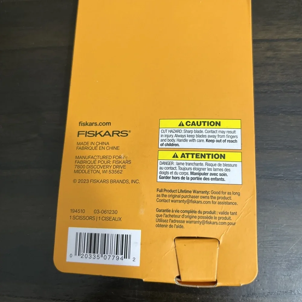 FISKARS PINKING SHEARS brand new
